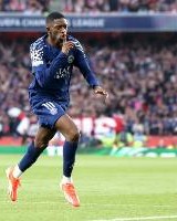 巴黎圣日耳曼官方：登贝莱的伤情正在向有利的方向发展